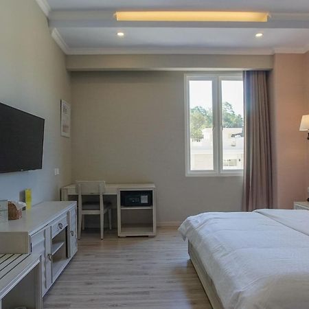 Hotel Villa Emitta Tomohon Eksteriør bilde