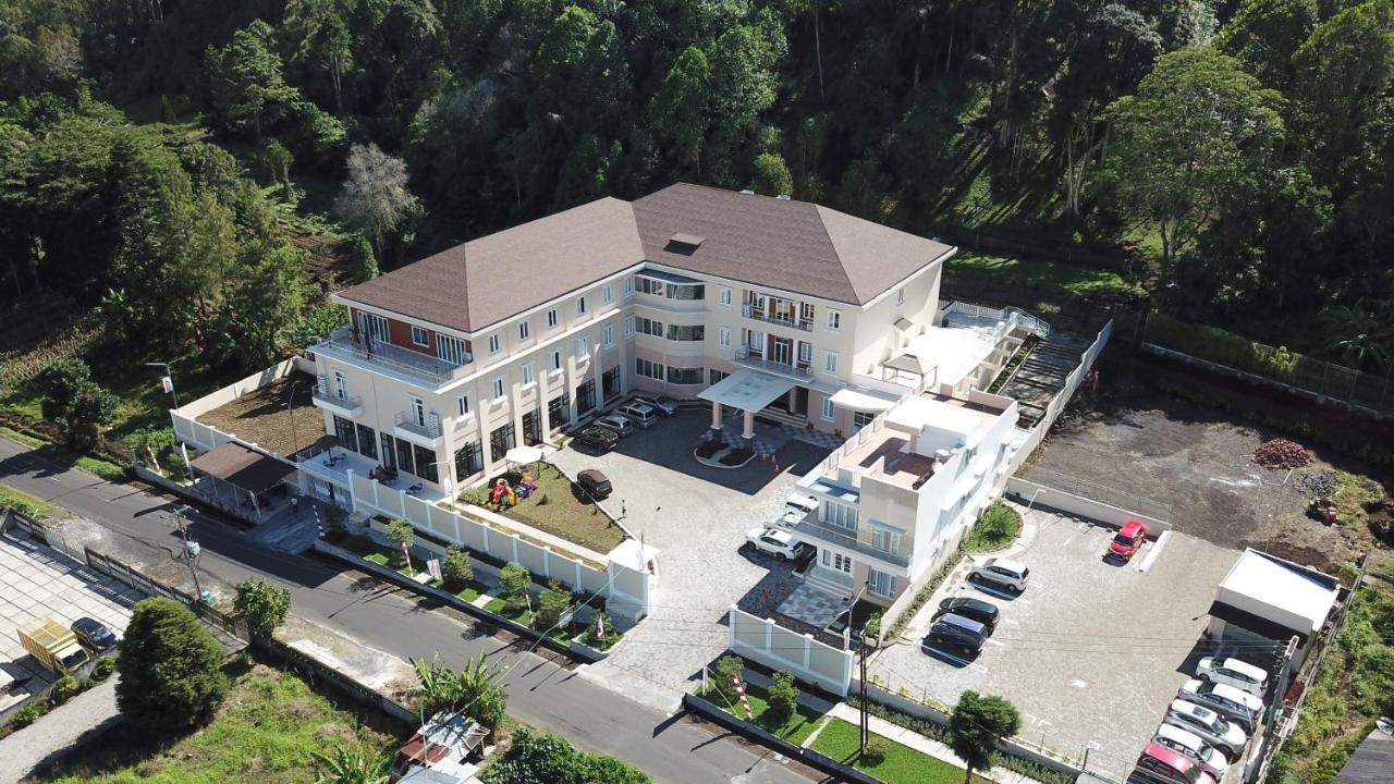 Hotel Villa Emitta Tomohon Eksteriør bilde
