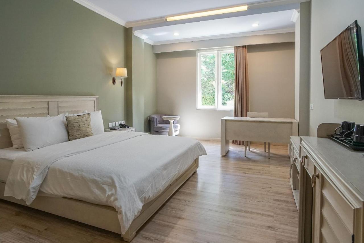 Hotel Villa Emitta Tomohon Eksteriør bilde