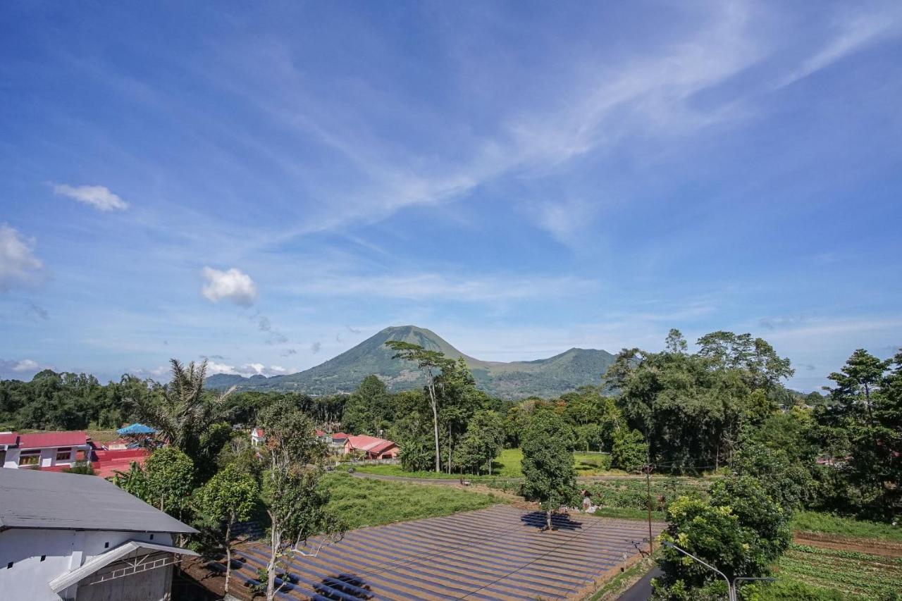 Hotel Villa Emitta Tomohon Eksteriør bilde