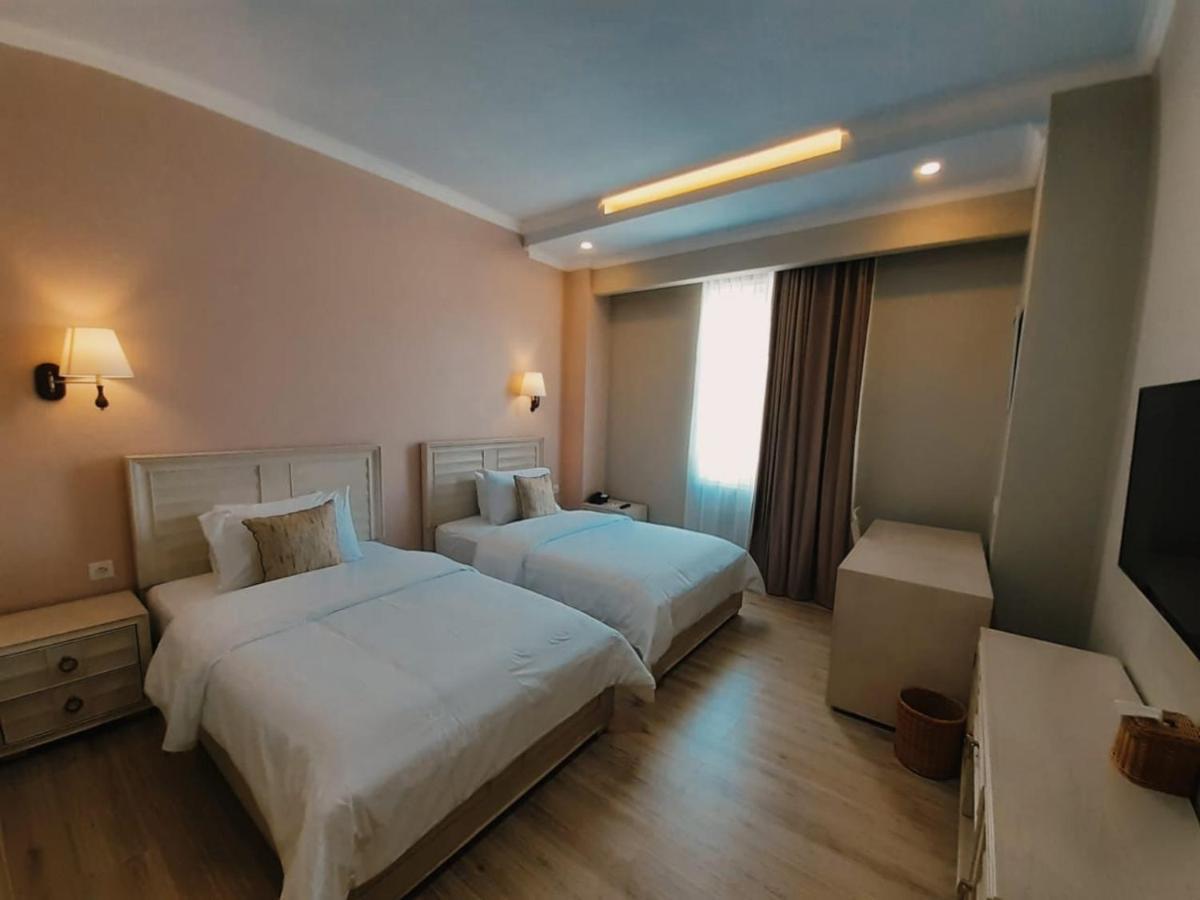 Hotel Villa Emitta Tomohon Eksteriør bilde
