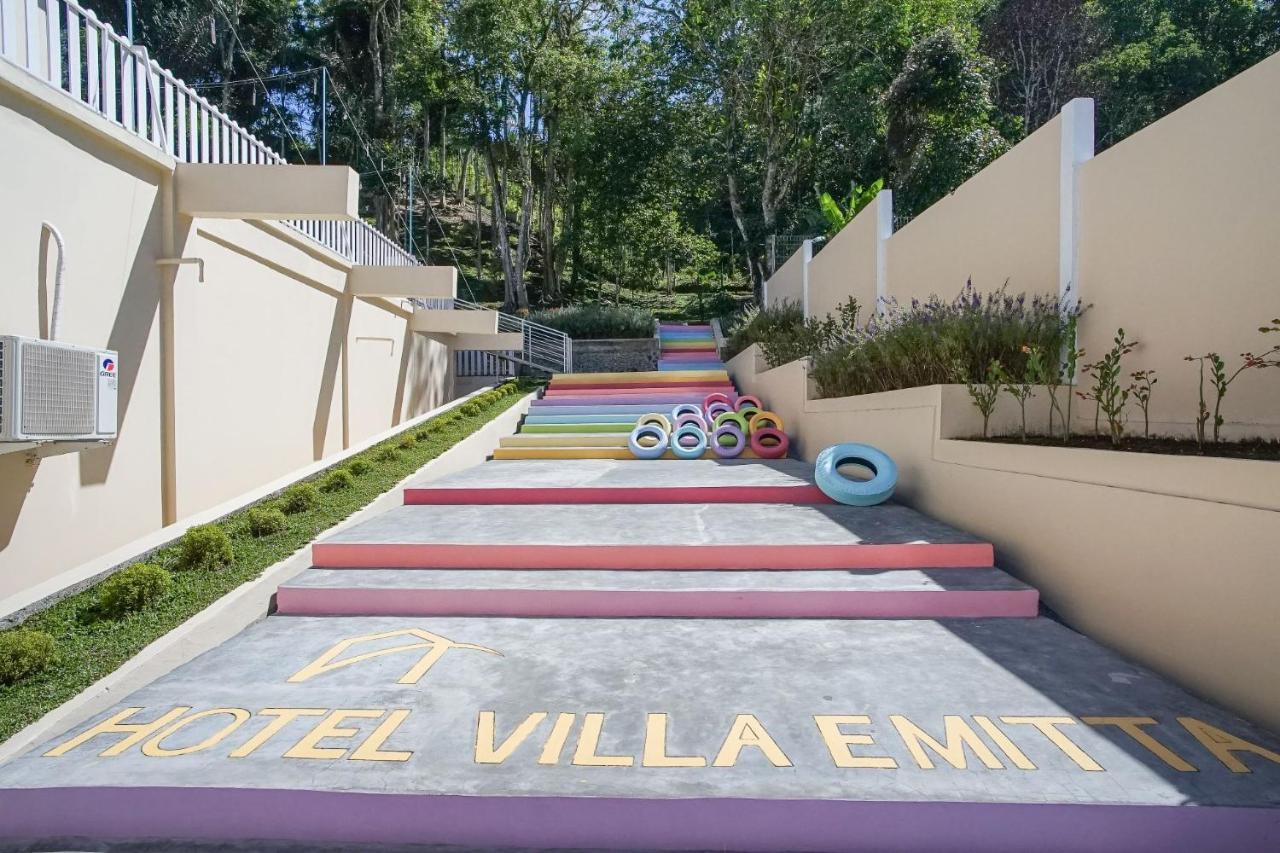 Hotel Villa Emitta Tomohon Eksteriør bilde